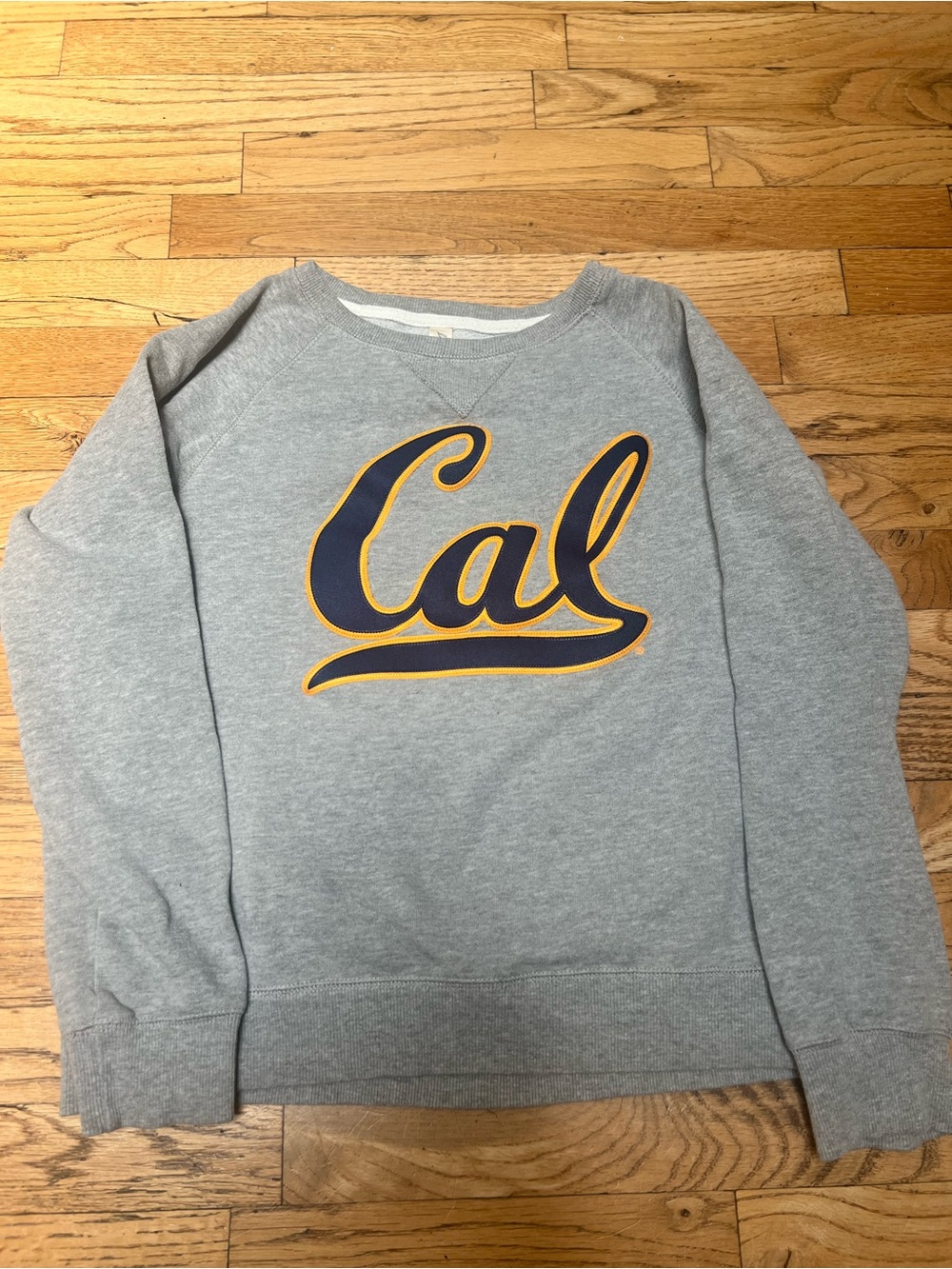 Cal crewneck Sweatshirt in Grey with Navy and Gold - Picture 4 of 5